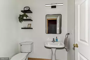 8064 Golden Valley Rd, Golden Valley, MN 55427 - Photo 20