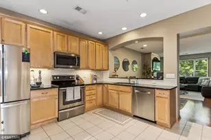 8064 Golden Valley Rd, Golden Valley, MN 55427 - Photo 12