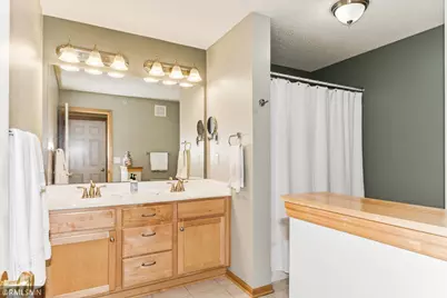 8064 Golden Valley Road, Golden Valley, MN 55427 - Photo 18