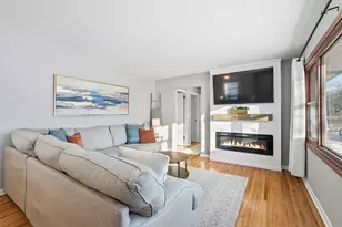 5741 Perry Ave N, Crystal, MN 55429 - Photo 4