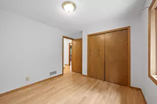 1527 Clarendon Dr, Wayzata, MN 55391 - Photo 28