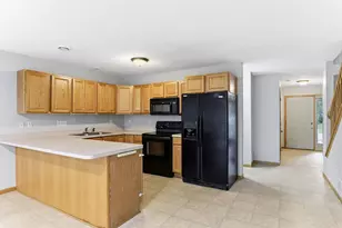 6372 13th St N, Oakdale, MN 55128 - Photo 4