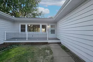 1925 Walsh Ln, Mendota Heights, MN 55118 - Photo 4