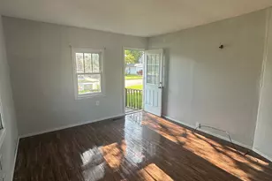 604 9th St N, Wahpeton,  58075 - Photo 4