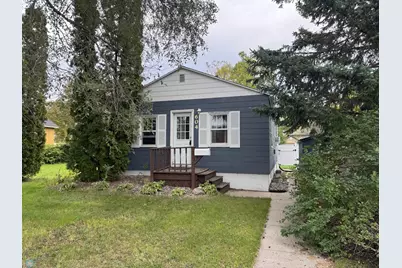 604 9th Street N, Wahpeton,  58075 - Photo 1