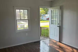 604 9th St N, Wahpeton,  58075 - Photo 2