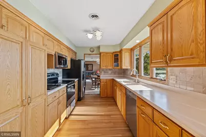 998 Kohlman Court, Maplewood, MN 55109 - Photo 20