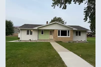 111 McPhail Avenue N, Caledonia, MN 55921 - Photo 1