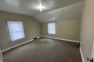 607 10th Ave SW, Austin, MN 55912 - Photo 8