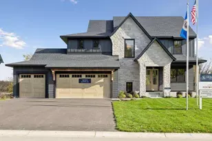 9511 Eagle Ridge Rd, Chanhassen, MN 55317 - Photo 2