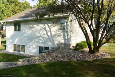 105 Hennepin Avenue N, Glencoe, MN 55336 - Photo 6