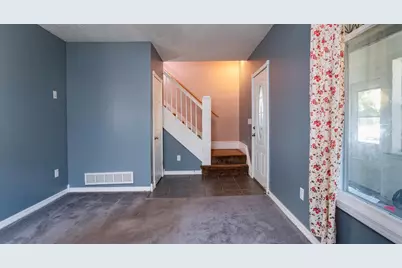 864 Lawson Avenue E, Saint Paul, MN 55106 - Photo 4