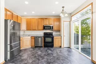 15854 Frisian Ln, Apple Valley, MN 55124 - Photo 10