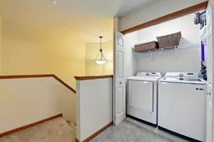 324 Willoughby Way W, Minnetonka, MN 55305 - Photo 14