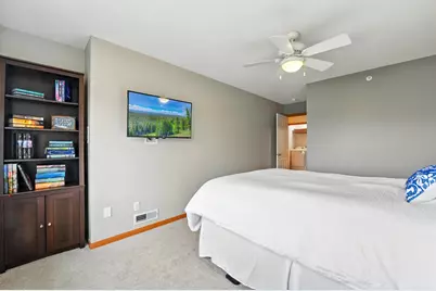 324 Willoughby Way W, Minnetonka, MN 55305 - Photo 10