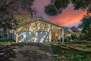 1311 Fallbrook Ln, Woodbury, MN 55125 - Photo 4