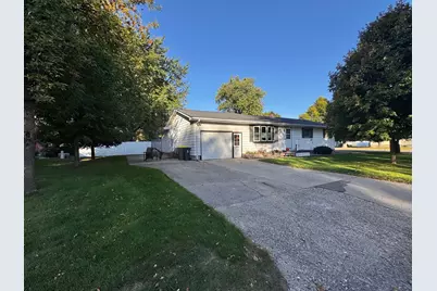 403 N Minnesota Street, Marshall, MN 56258 - Photo 2