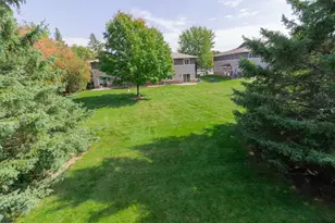 14210 44th Pl N, Plymouth, MN 55446 - Photo 30