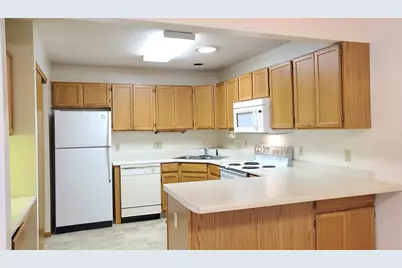 48 Thompson Avenue W #40, West Saint Paul, MN 55118 - Photo 4