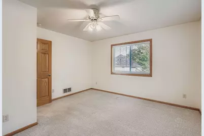 38125 Fieldstone Drive, North Branch, MN 55056 - Photo 10