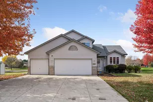 305 Maple Knoll Way NW, Saint Michael, MN 55376 - Photo 2