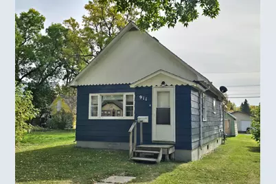 911 7th Street, International Falls, MN 56649 - Photo 2