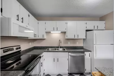 5607 Green Circle Drive #210, Minnetonka, MN 55343 - Photo 8