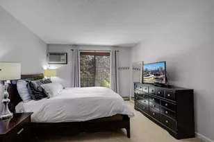 5607 Green Cir Dr, Minnetonka, MN 55343 - Photo 14