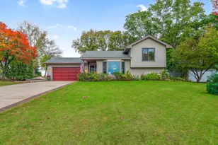 6613 49th St Ct N, Oakdale, MN 55128 - Photo 1