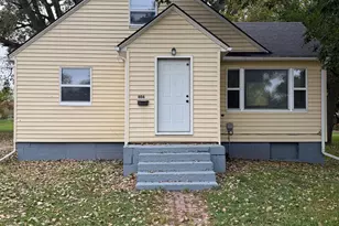 606 E Main St, Marshall, MN 56258 - Photo 1