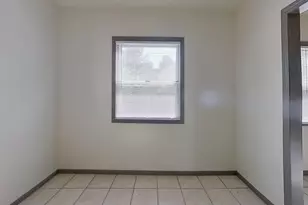 606 E Main St, Marshall, MN 56258 - Photo 32