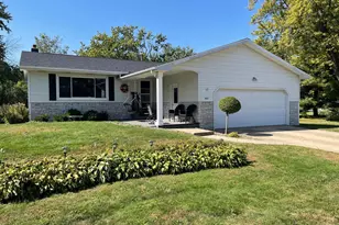 405 4th St NE, Grand Meadow, MN 55936 - Photo 1