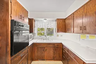 202 8th Street W, Winthrop, MN 55396 - Photo 14