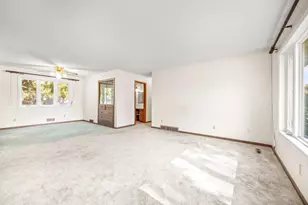 202 8th Street W, Winthrop, MN 55396 - Photo 6