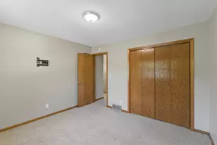 221 Crestwood Dr, North Mankato, MN 56003 - Photo 20