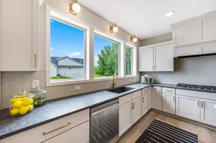 17812 Ellsworth Dr, Lakeville, MN 55044 - Photo 12