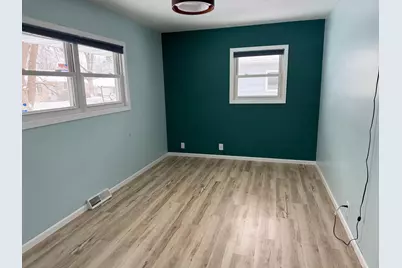 724 Southview Drive SW, Hutchinson, MN 55350 - Photo 10