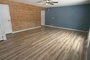 724 Southview Dr SW, Hutchinson, MN 55350 - Photo 2