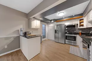 21 Walden St, Burnsville, MN 55337 - Photo 10