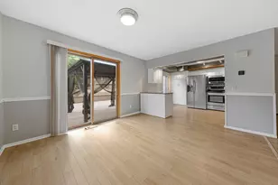 21 Walden St, Burnsville, MN 55337 - Photo 8