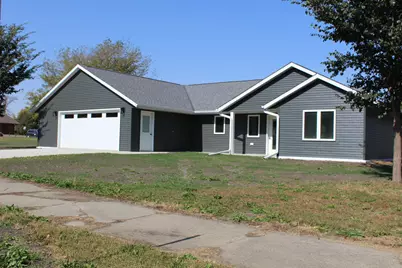 131 Main Street E, Trimont, MN 56176 - Photo 4