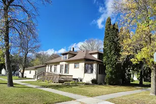 603 Arnold Ave N, Thief River Falls, MN 56701 - Photo 2