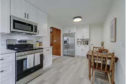 9824 Fremont Avenue S, Bloomington, MN 55431 - Photo 12