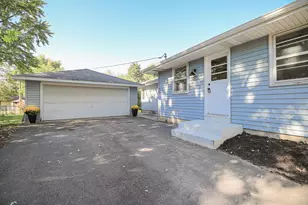 9824 Fremont Ave S, Bloomington, MN 55431 - Photo 2