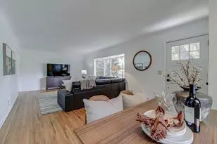 9824 Fremont Ave S, Bloomington, MN 55431 - Photo 4