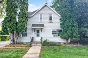 424 4th St S, Moorhead, MN 56560 - Photo 1