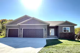 2804 Oaklawn Dr, Northfield, MN 55057 - Photo 2