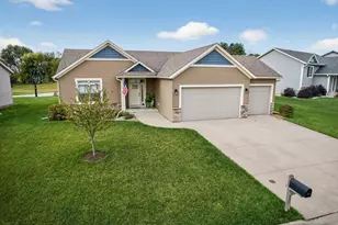 875 Golfview Ave, Zumbrota, MN 55992 - Photo 2