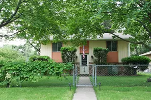 1002 12th Ave SE, Saint Cloud, MN 56304 - Photo 1