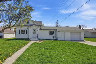 302 Division St, Gaylord, MN 55334 - Photo 1